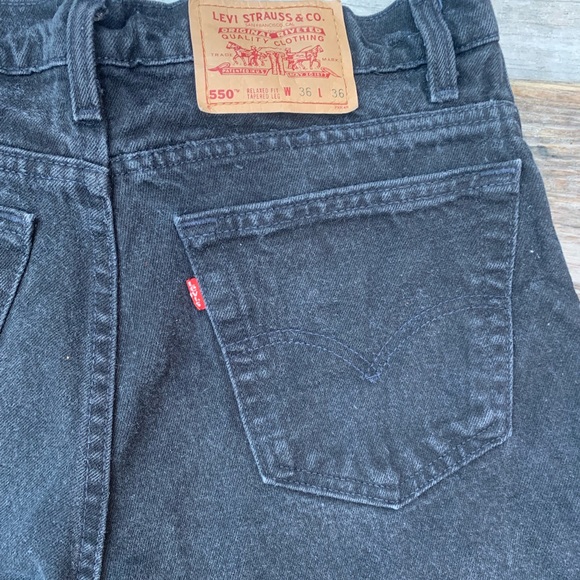 HIGH WAISTED LEVI CUT OFF SHORTS - Picture 3 of 5